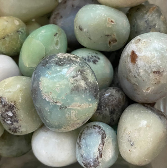 Chrysoprase, Green tumbled stone