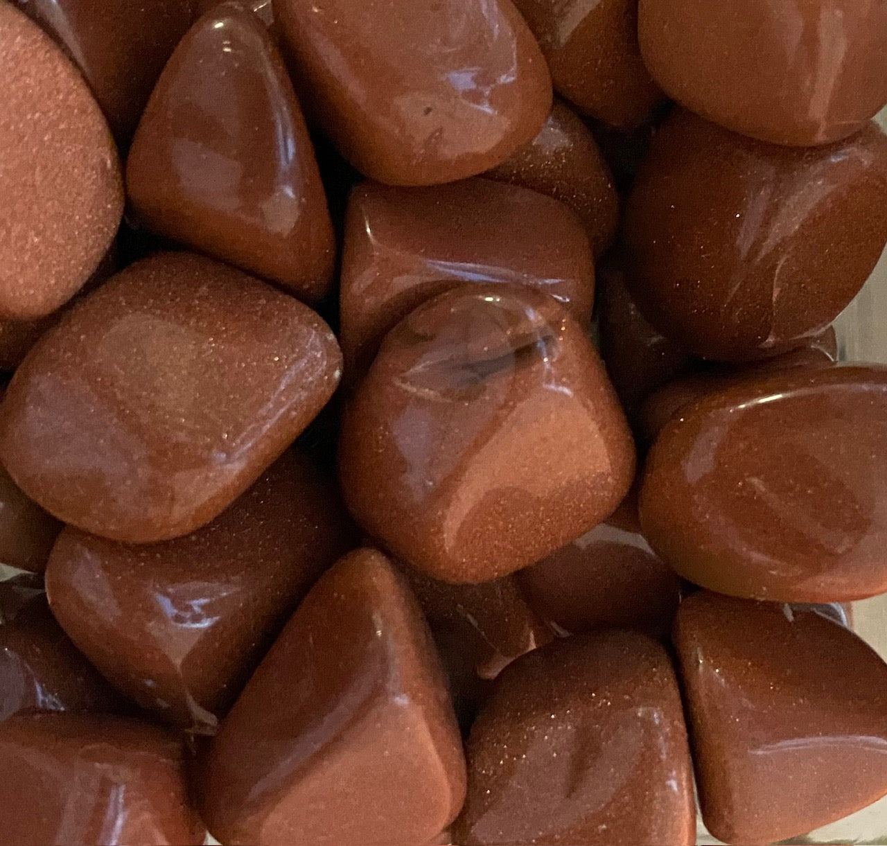 Goldstone, Red tumbled stones