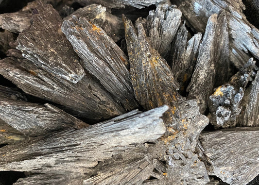 Black Kyanite, Broom untumbled stone